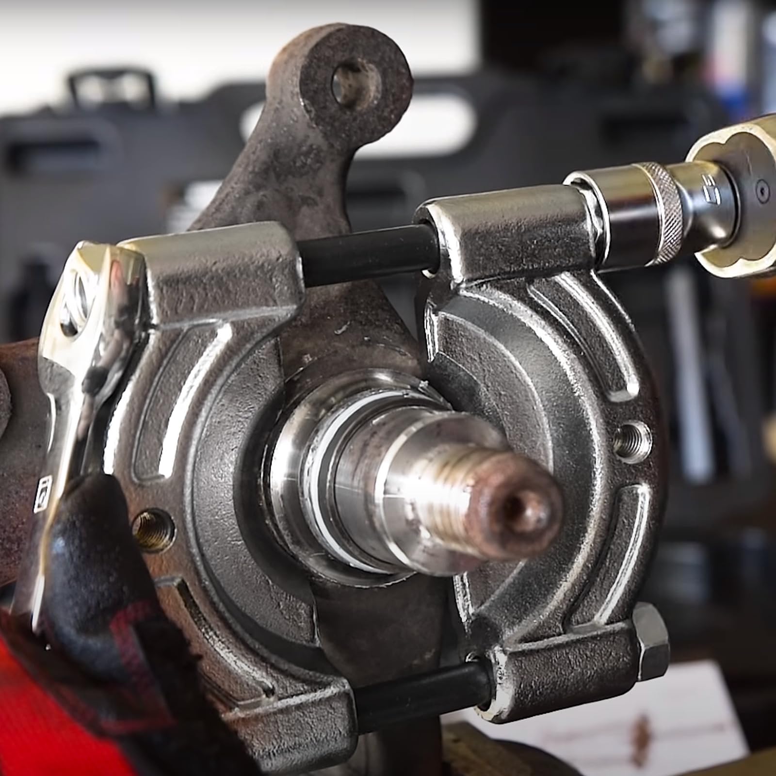 VEVOR Bearing Puller Kit 14-Piece, 5 Ton Bearing Separator, Pinion Wheel Bearing Removal Kit with 2" and 3" Jaws, Bearing Separator and Puller Set, Heavy Duty Bearing Splitter Tool Kit with Case - Image 8