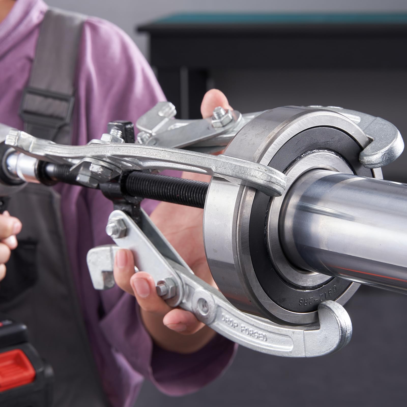 VEVOR Gear Puller Set, 3" 4" 6" 8" Puller Kit, 3 Jaw Gear Bearing Flywheel Pulley Removal Tool, 2 or 3 Reversible Jaws Wheel Puller, Vertically and Horizontally, External and Internal, 4-Piece - Image 8